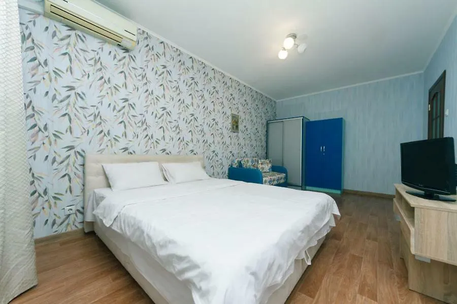 Luxury Apartaments З Видом На Озеро كييف